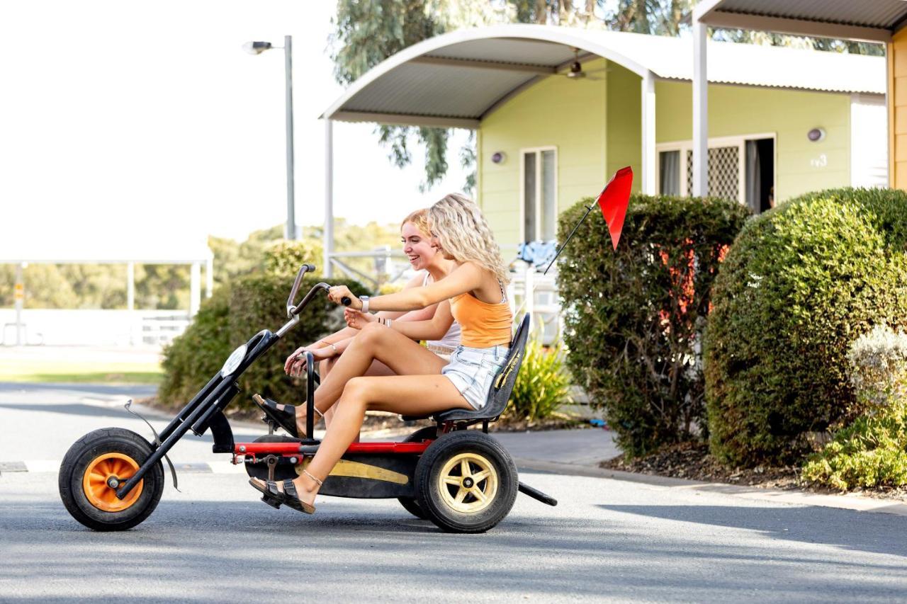 Big4 Deniliquin Holiday Park Kültér fotó