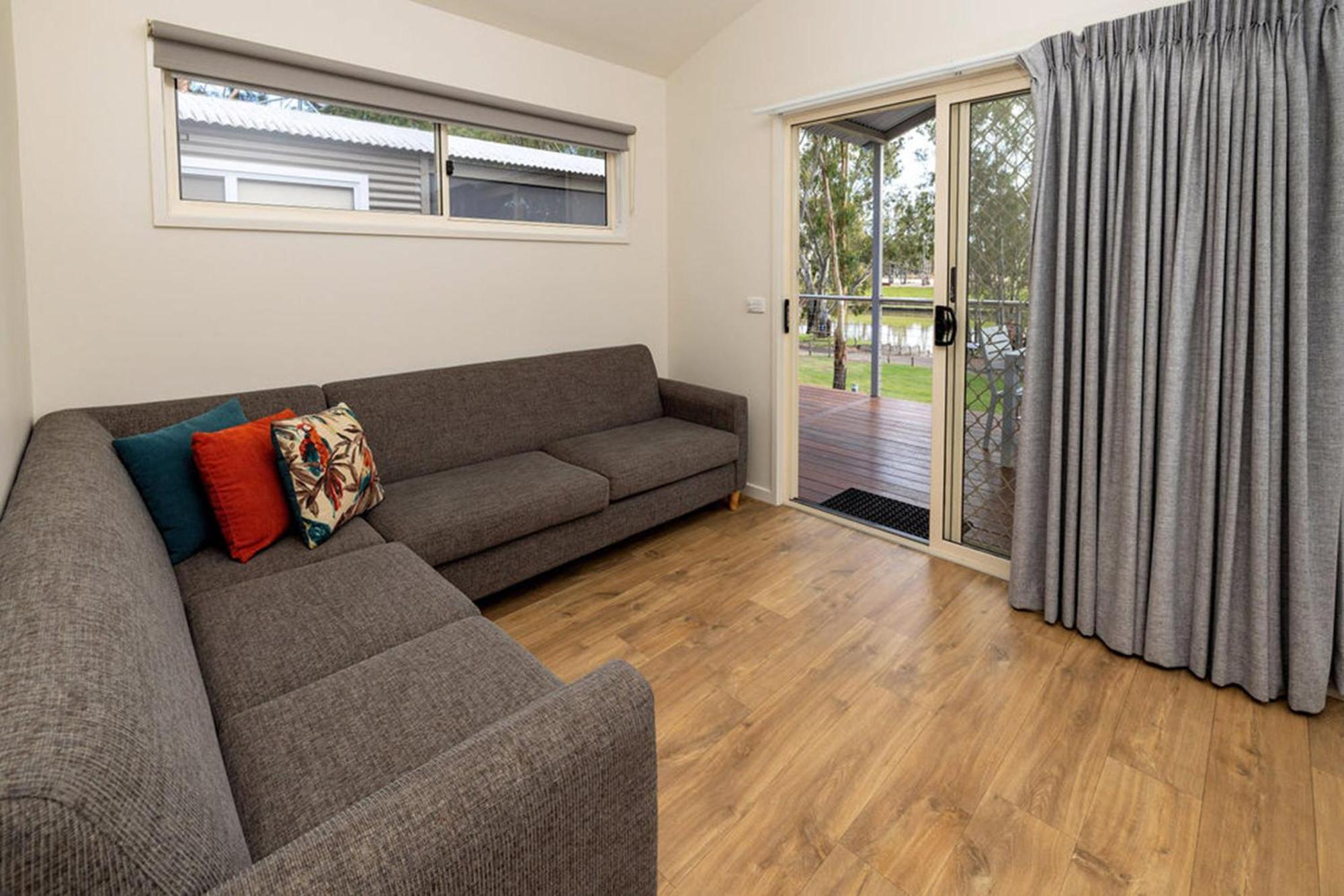 Big4 Deniliquin Holiday Park Szoba fotó