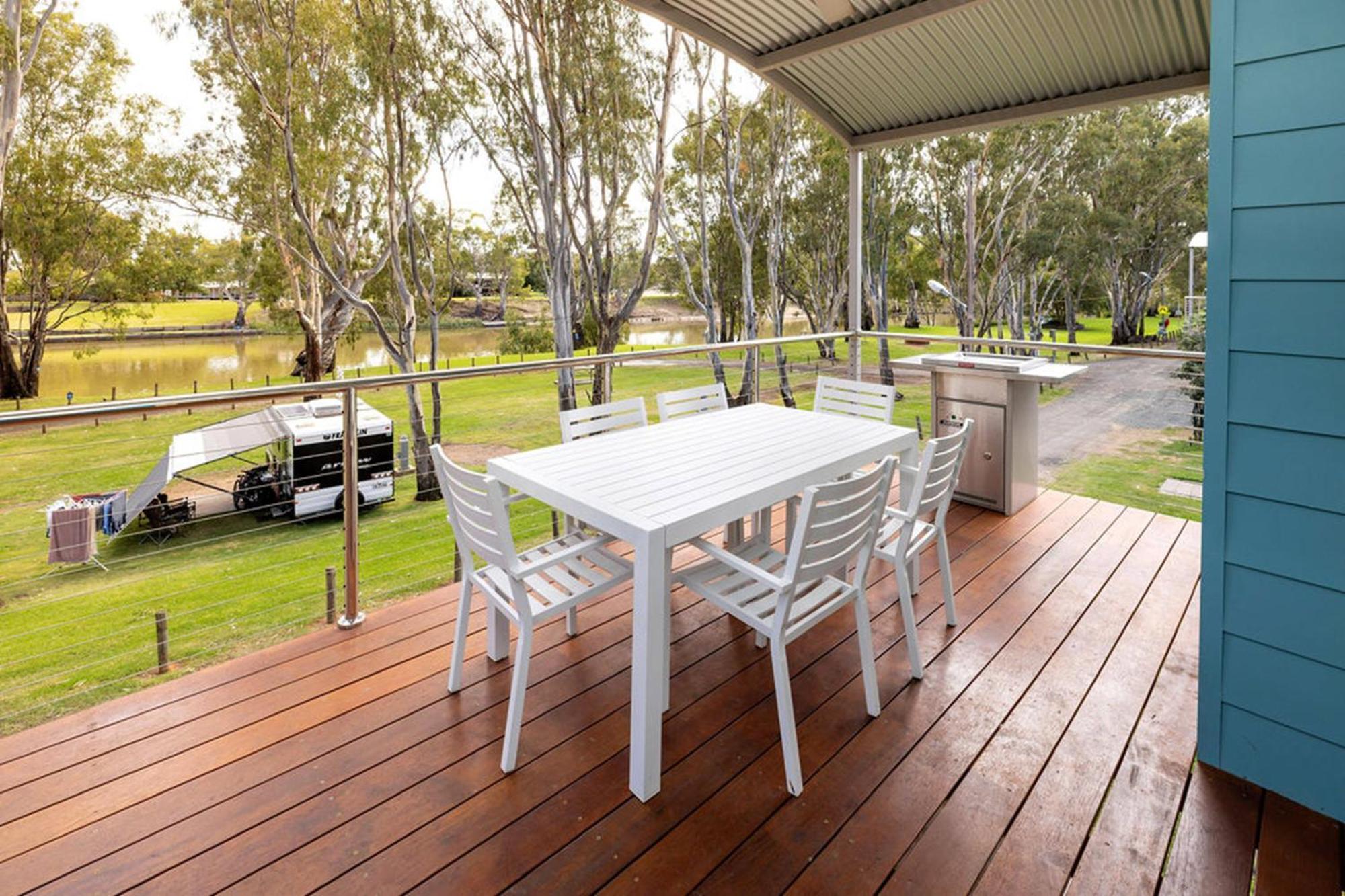Big4 Deniliquin Holiday Park Szoba fotó