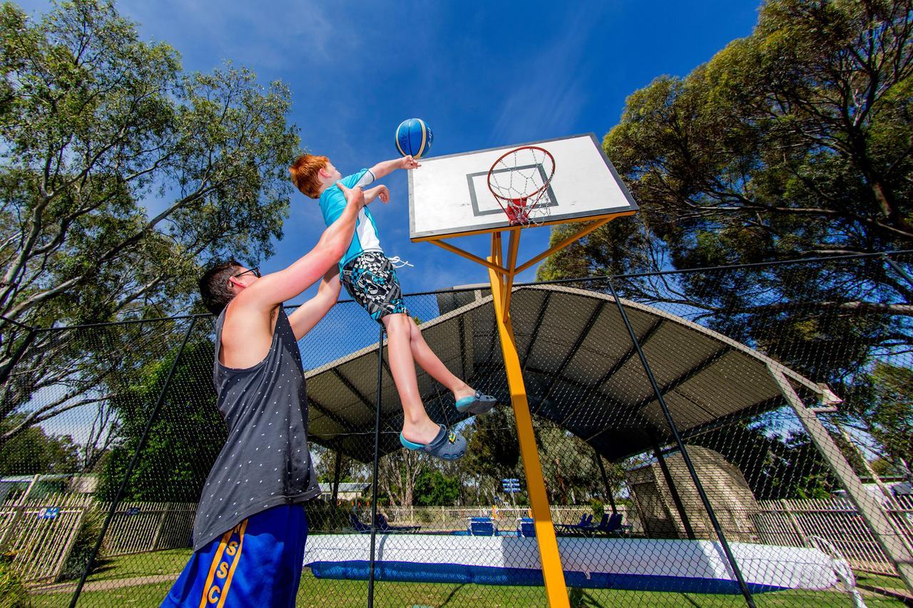 Big4 Deniliquin Holiday Park Kültér fotó